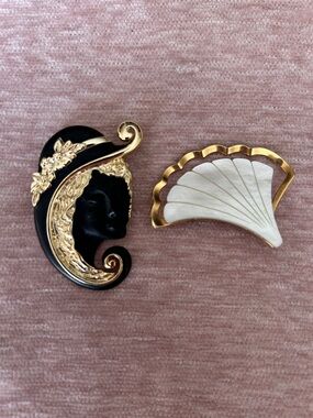 VINTAGE Bundle of 2 Brooches